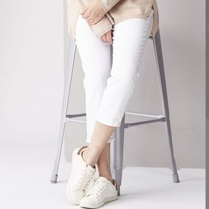 Silver Jean Co white wash suit capri jeans W27